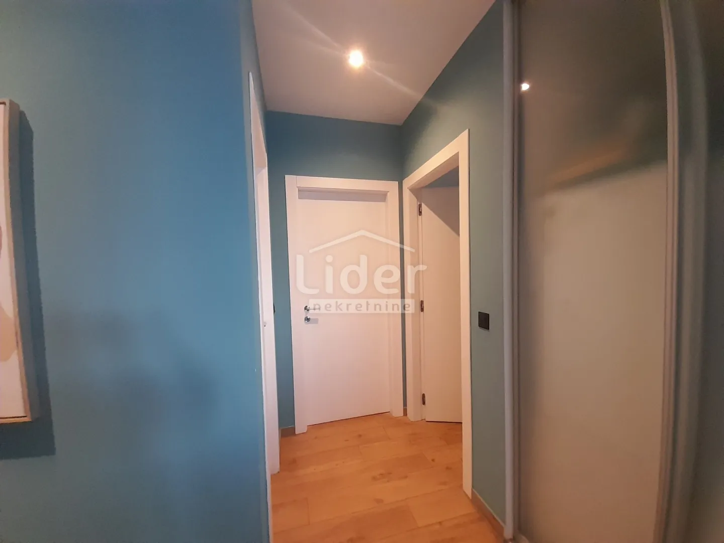 opatija stan 158m2 + 298m2 okućnice+ garaža - slika 10