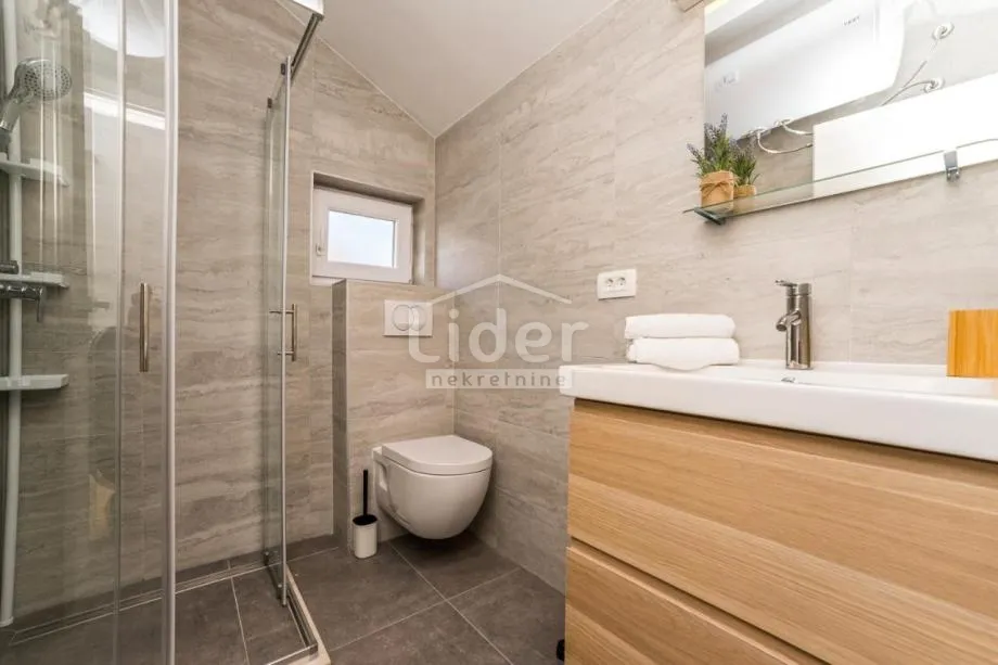 novalja, 3s+db, 2 balkona, namješten, 207.500 € - slika 14