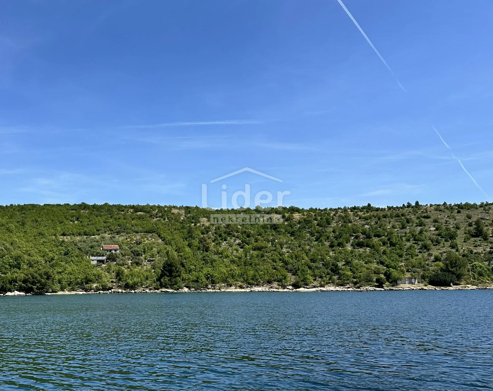 građevinsko zemšljite sa pogledom na more - slika 1