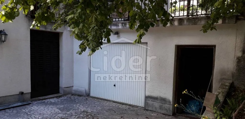 matulji, kuća sa 4 stana, 525 m2, 1300m2 okućnice - slika 16