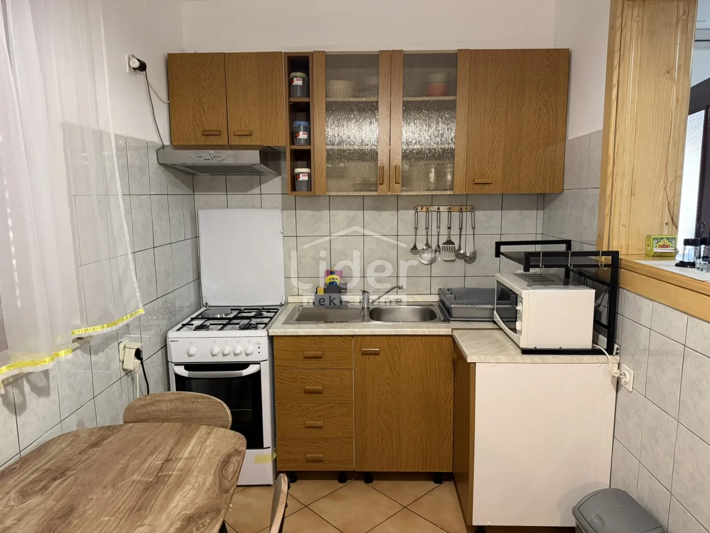 kuću sa 3 stana na novigradskom moru prodajemo - slika 14
