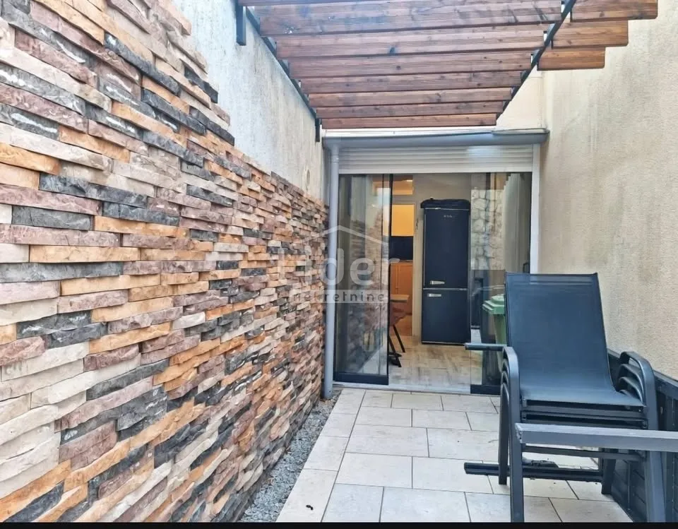 dramalj potpuno adaptirani apartman s terasom - slika 7