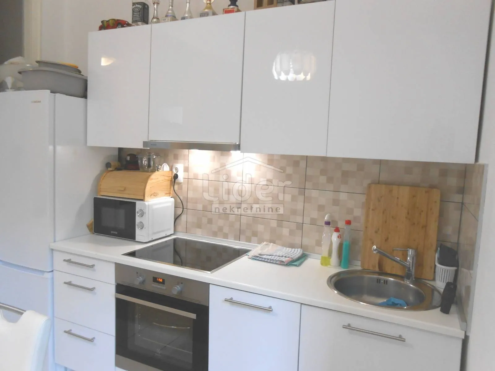 belveder (centar) adaptirani stan, 58 m2 - slika 2