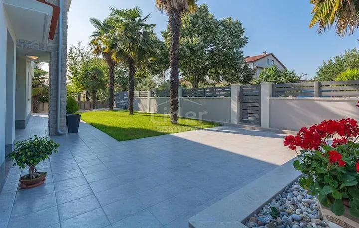 villa u poreču, 300 metara od poznatih plaža - slika 8