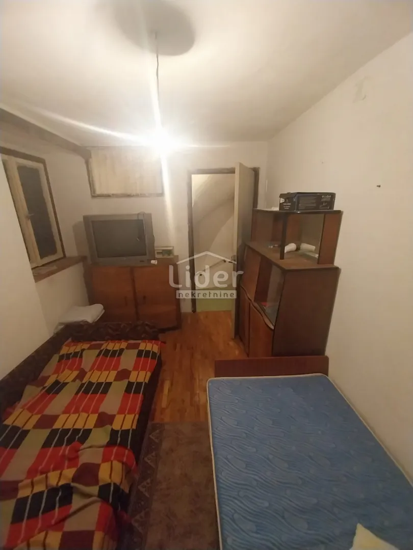 pag, centar, kuća 212 m2, 250.000 € - slika 4
