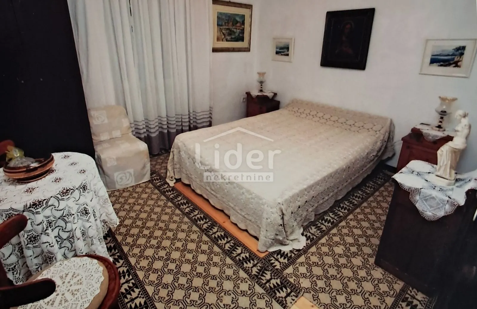 pag, kuća u samom centru, 176m2, krovna terasa - slika 12