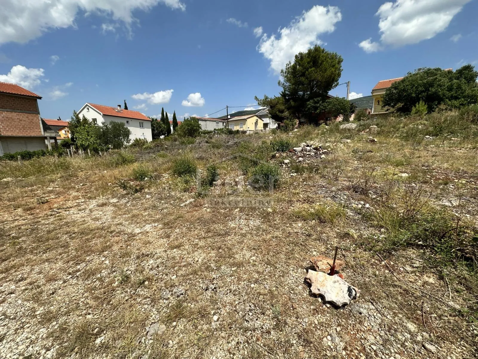 gornji karin građevinsko zemljište 565m2 - slika 6