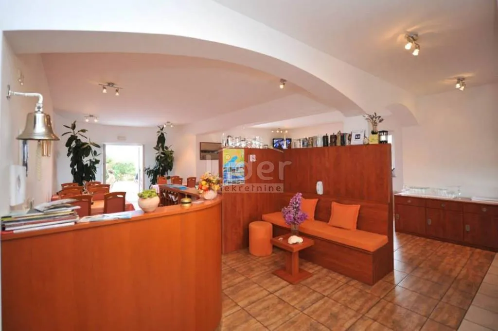 novalja, manji obiteljski hotel 1.000m2 prodaja - slika 4