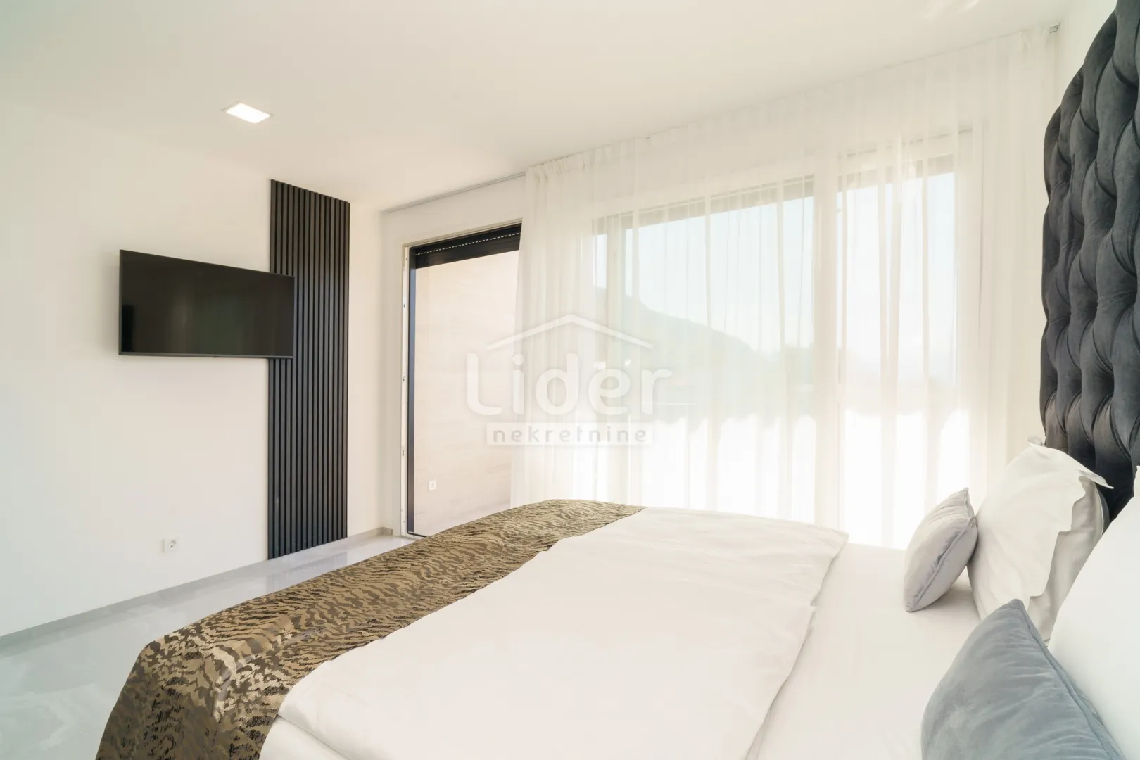 bribir vila s bazenom, novogradnja - slika 9
