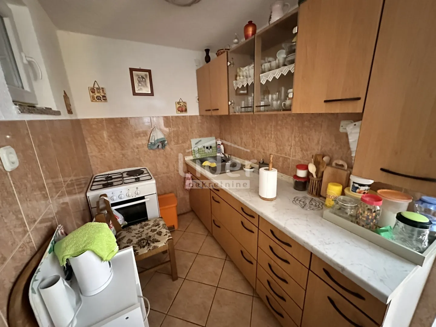 kuća sa 2 stana na samo 250m od mora - slika 19