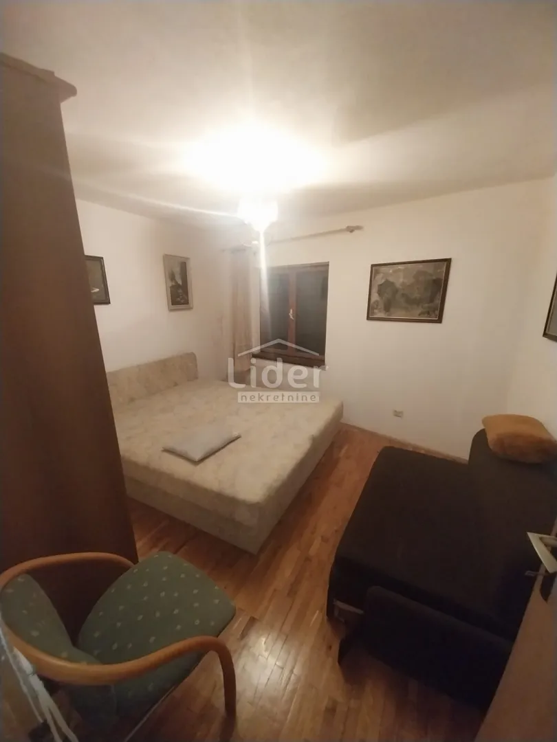pag, centar, kuća 212 m2, 250.000 € - slika 13