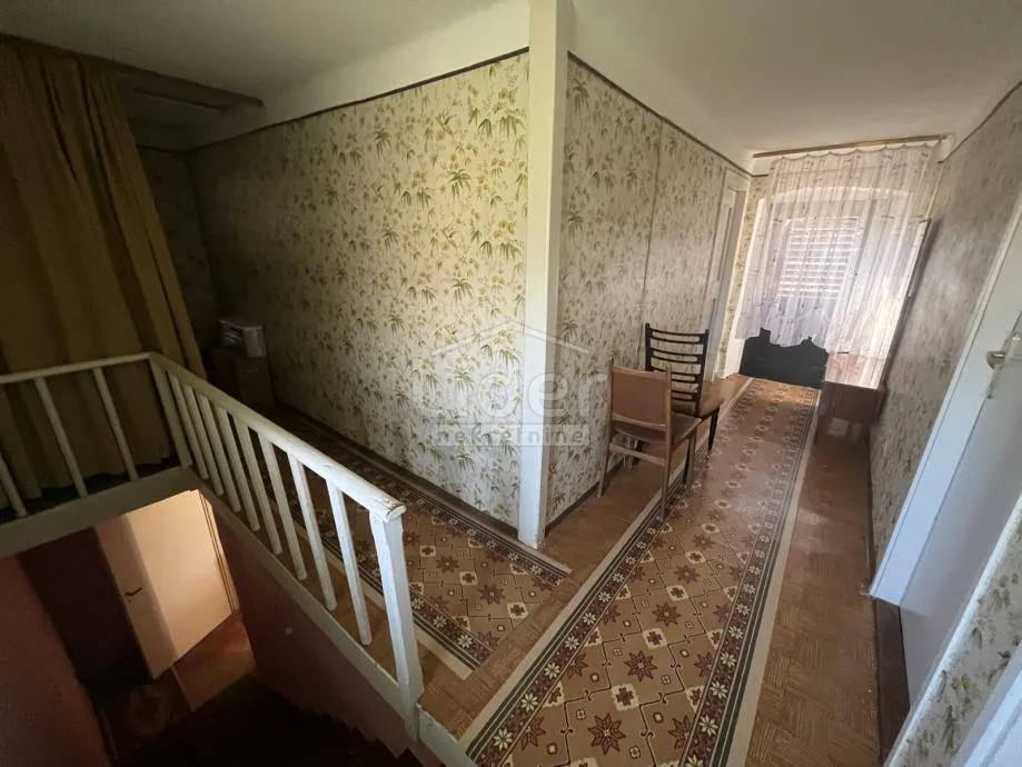 imanje sa 4 kuće - slika 8