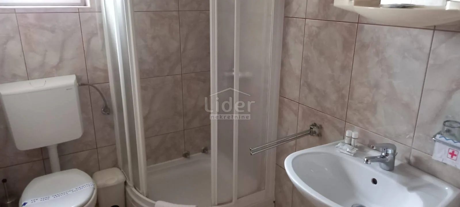 novalja, manji obiteljski hotel 1.000m2 prodaja - slika 18