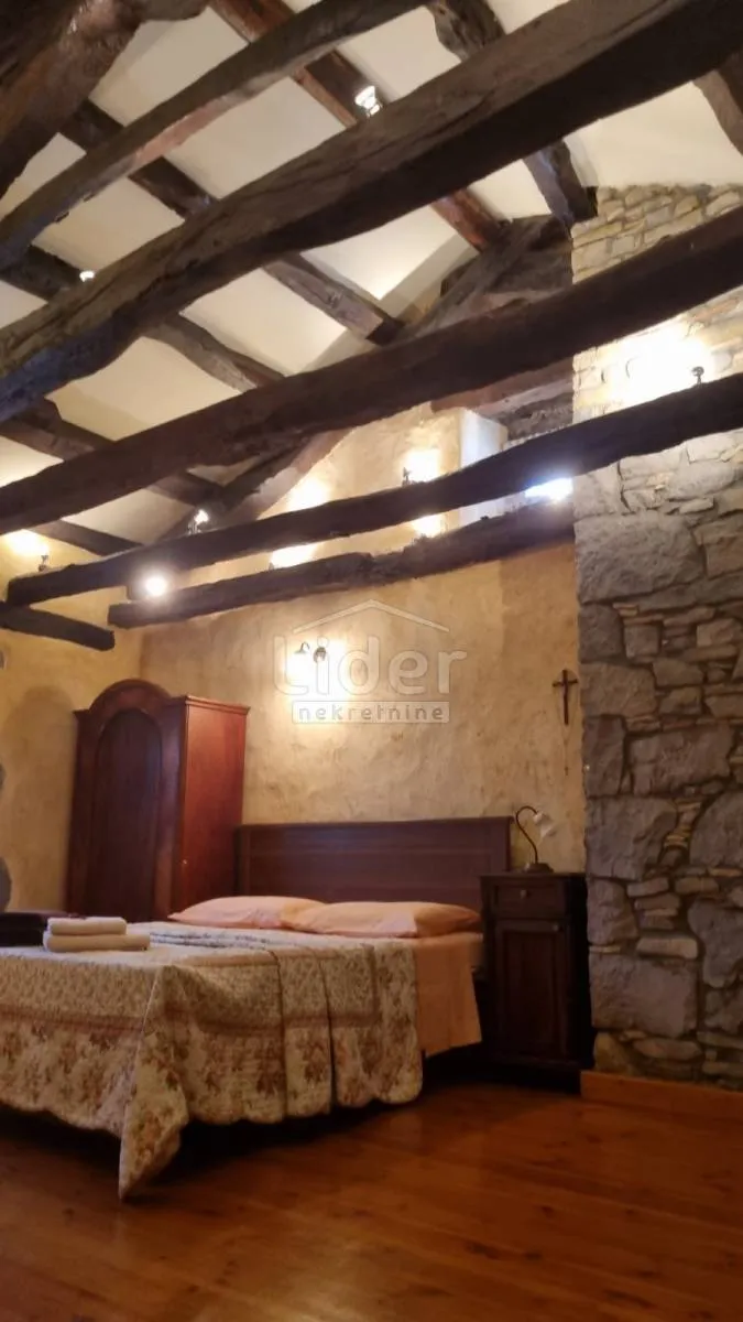kuća istra, roč, 3.800m2 okućnice - slika 14