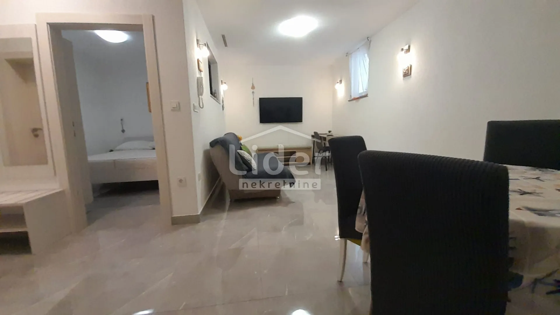 otok krk,malinska-apartman 37m2 s okućnicom 92 m2 - slika 12