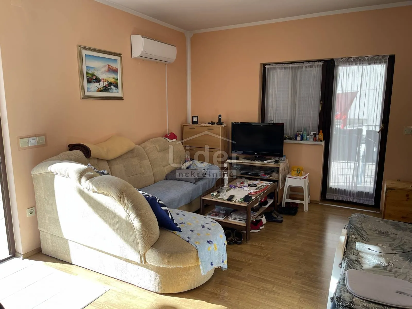 gornji karin samostojeća kuća sa 3 stana - slika 4