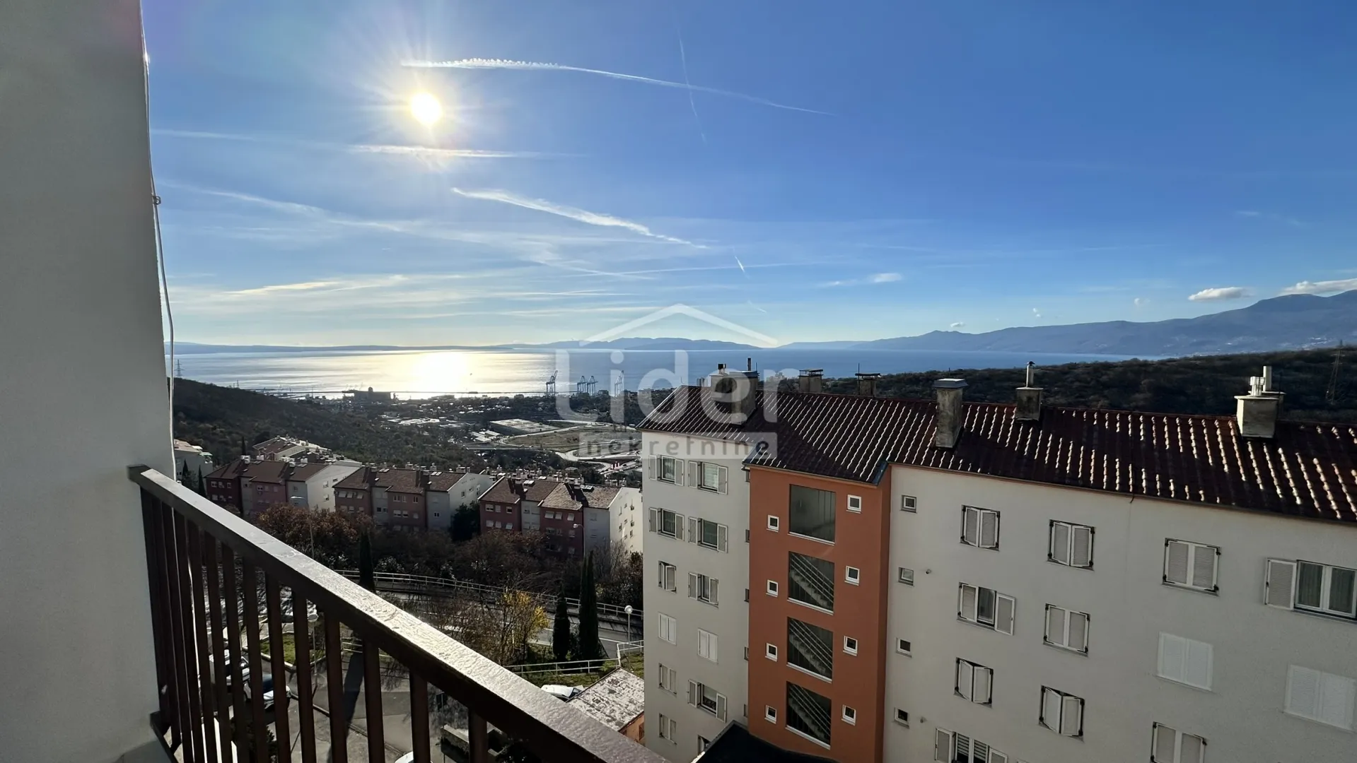 Škurinje NN, 84m2 3S+DB stan s pogledom na more - Rijeka