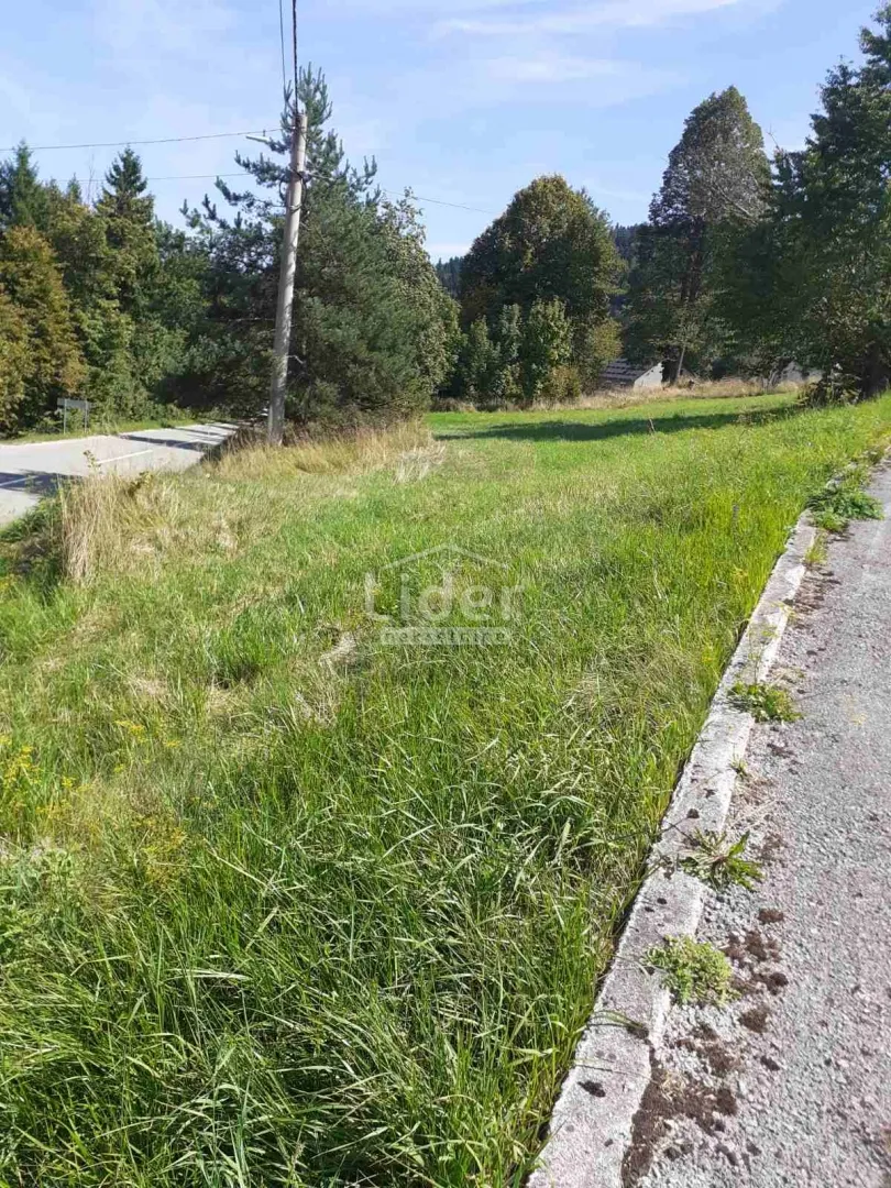 građevinski teren stara sušica 650m2 - slika 2