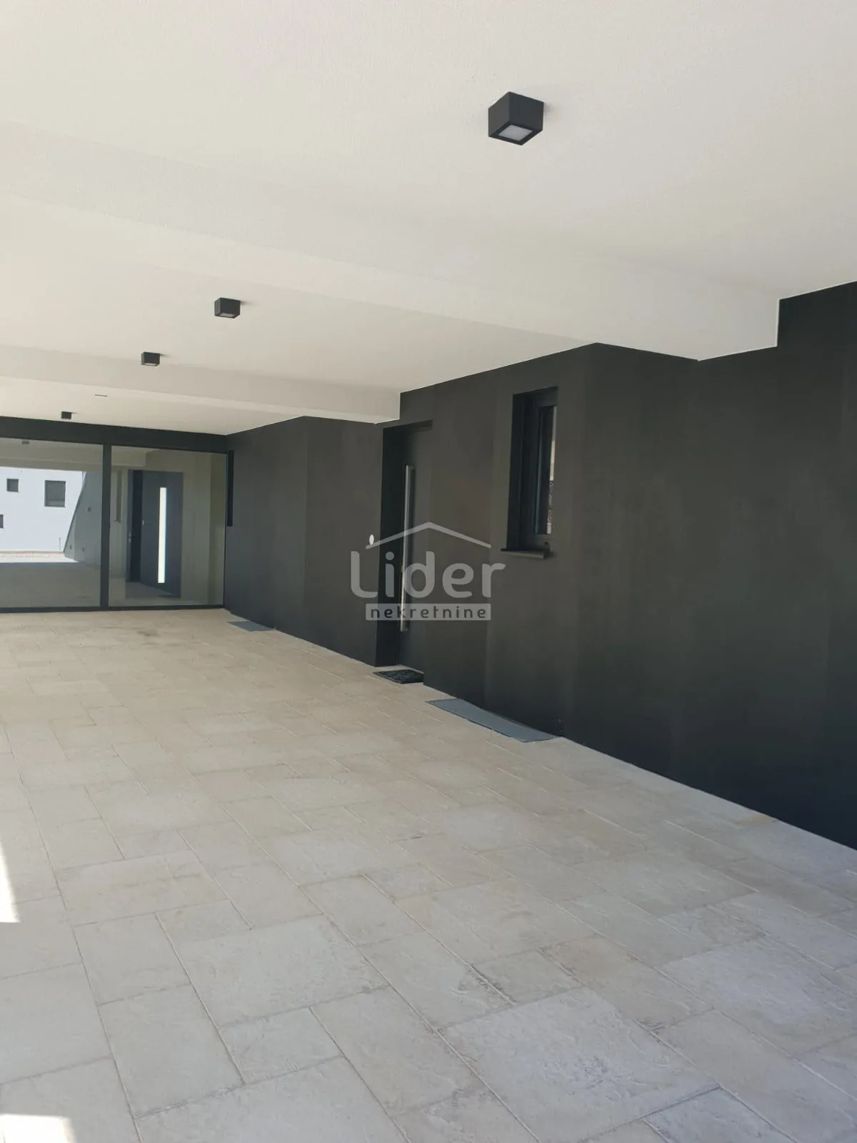 luksuzna villa sa 4 stana - krk - slika 3