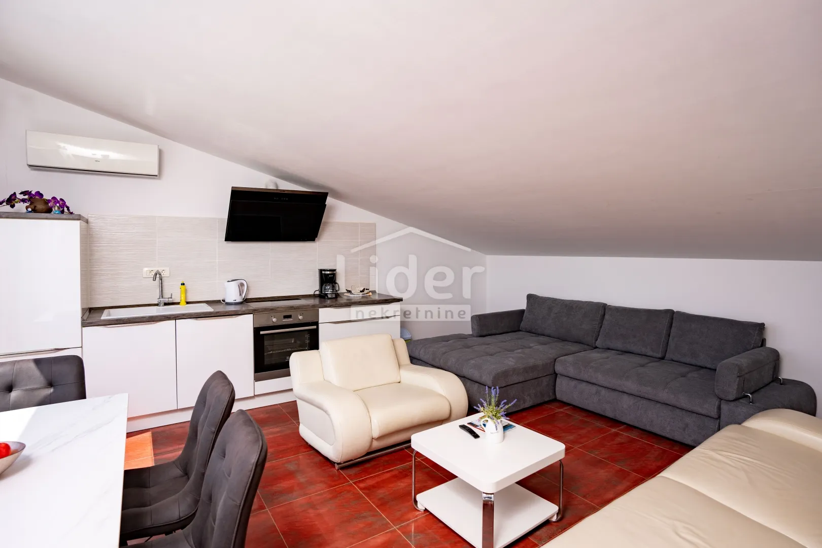 rab, barbat, apartman 150 m2 s prekrasnim pogledom - slika 17