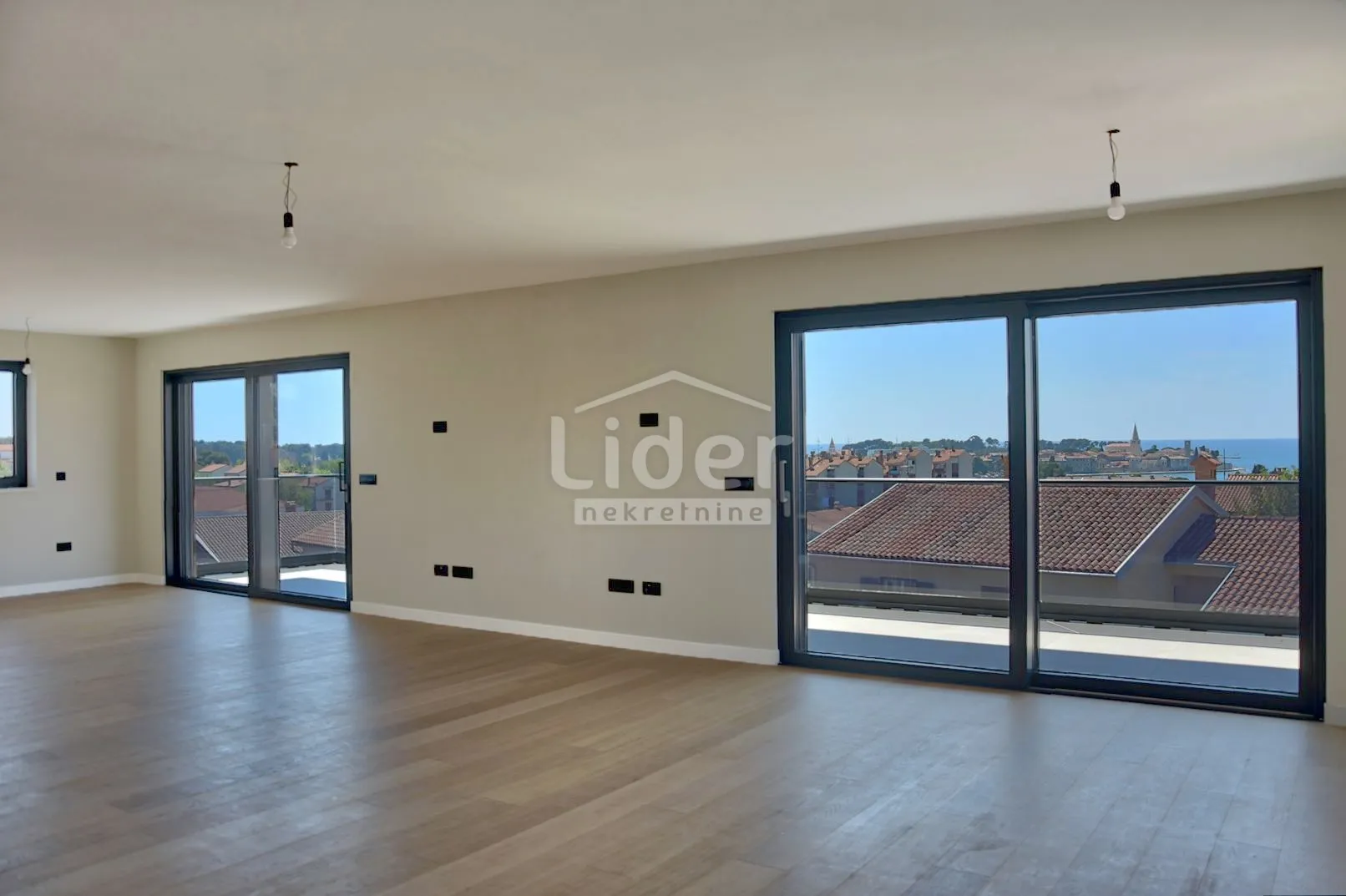 penthouse sa prekrasnim pogledom na top lokaciji! - slika 14