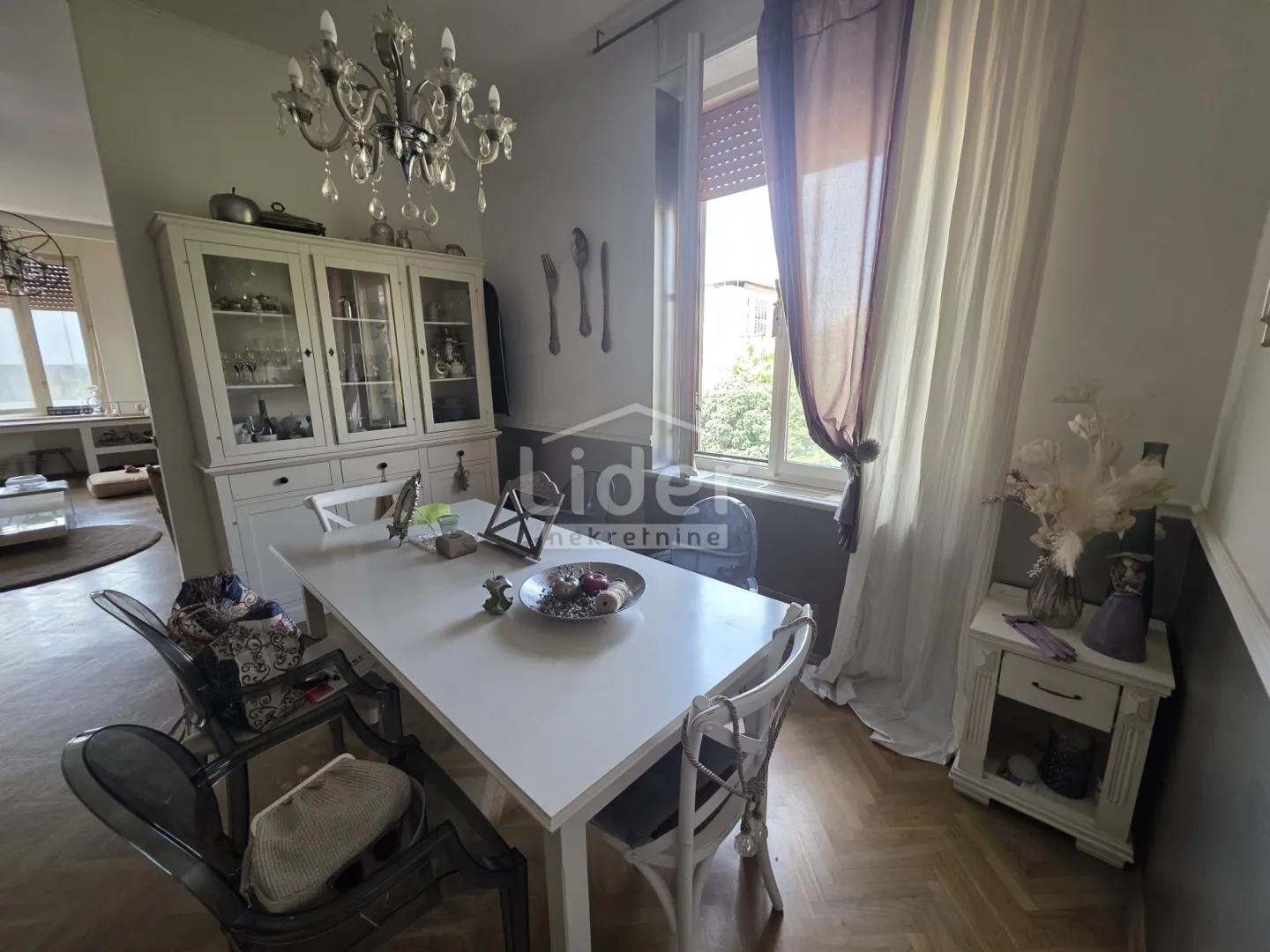 centar, 200m2, 4s+db, dizajnerski građanski stan - slika 10