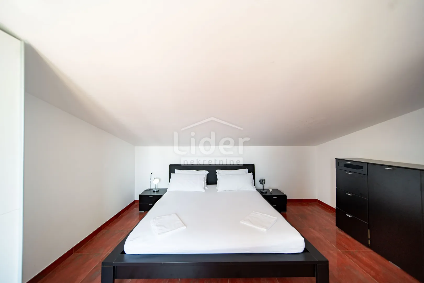 rab, barbat, apartman 150 m2 s prekrasnim pogledom - slika 31