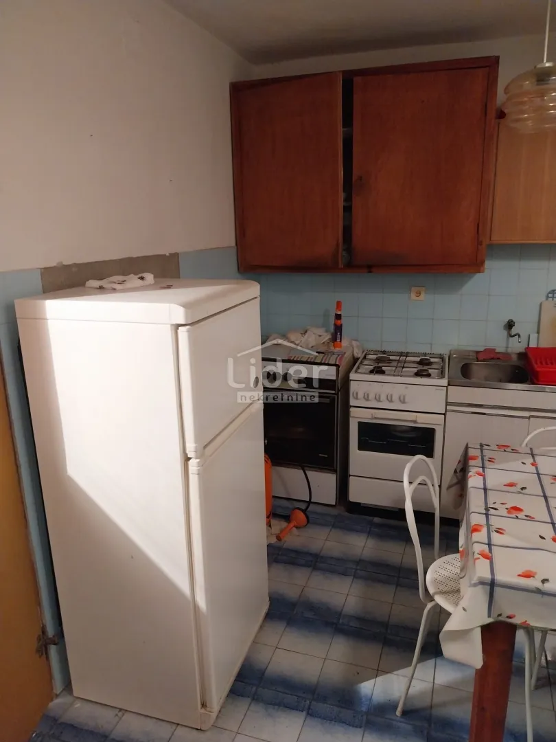pag, centar, kuća 212 m2, 250.000 € - slika 11