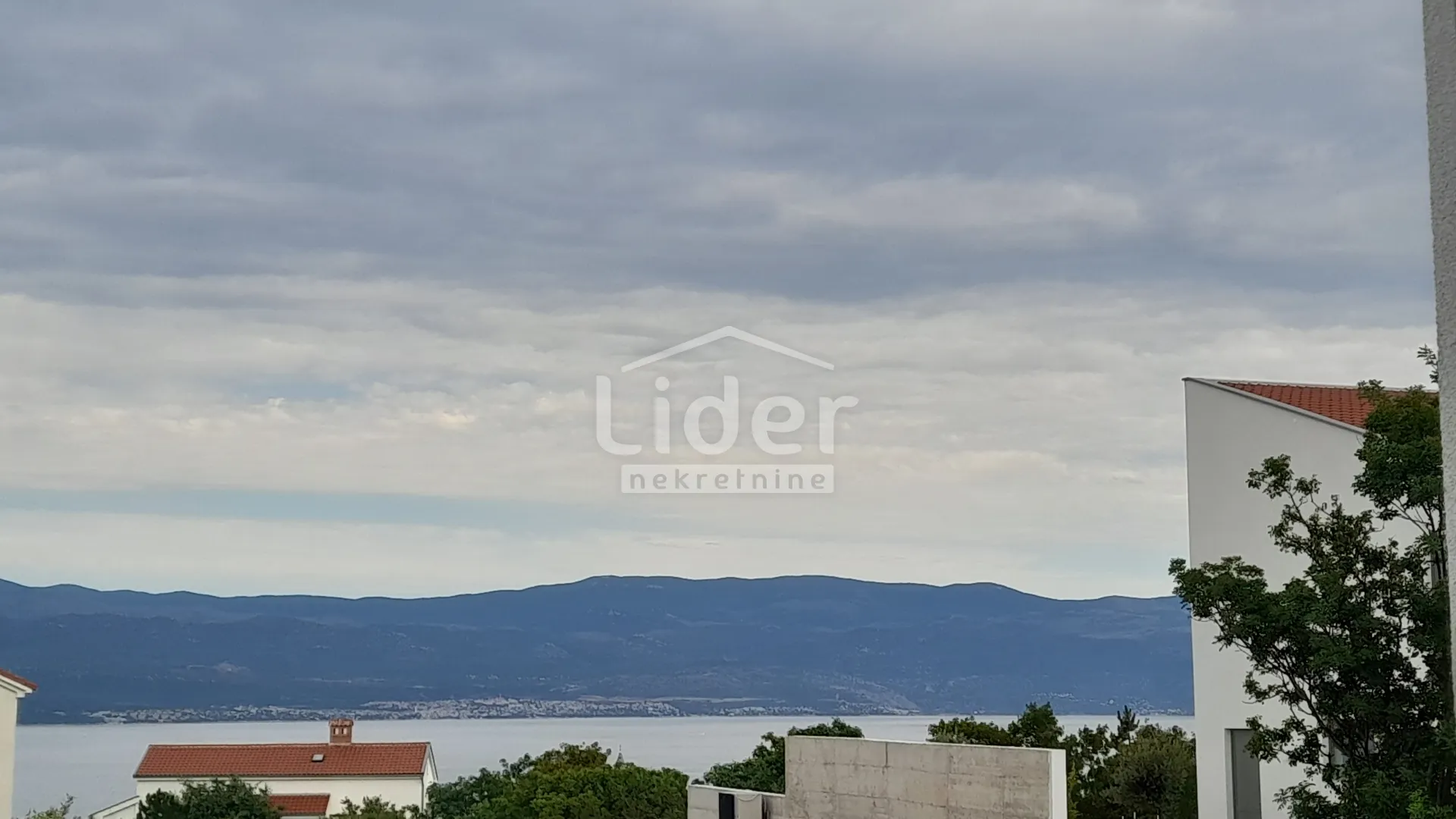 otok krk,vrbnik-samostojeća kuća s pogledom na more - slika 1