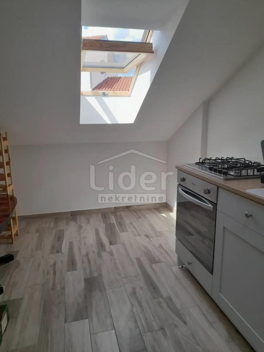 novoadaptirani stan u centru kastva 136m2 - slika 4