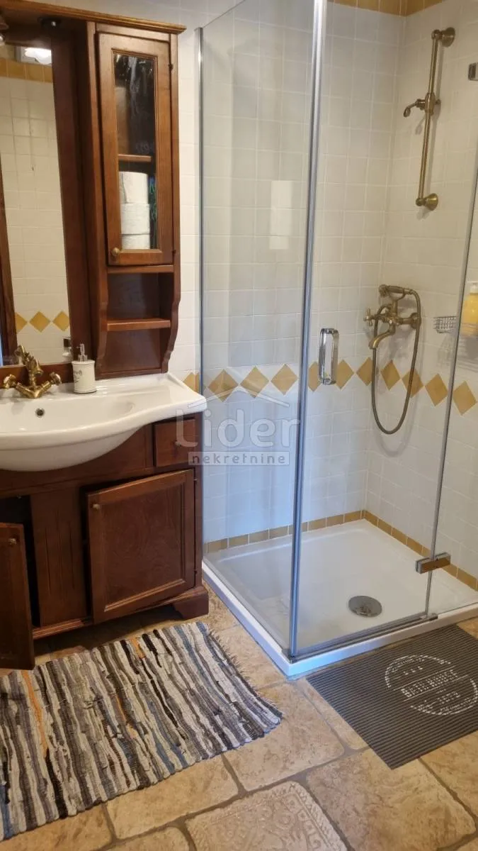 kuća istra, roč, 3.800m2 okućnice - slika 10