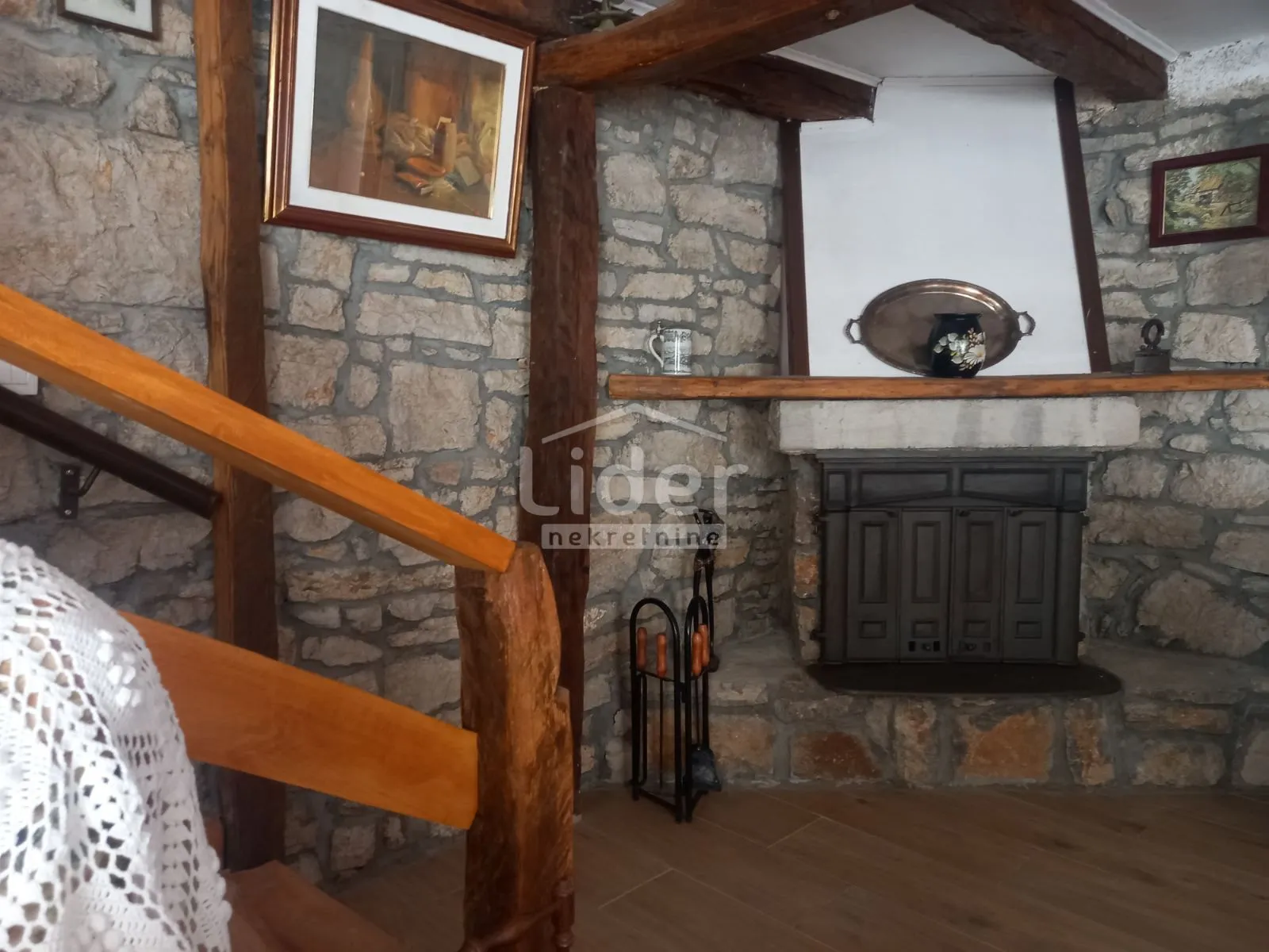 jušići četiri manje kuće s okućnicom i dvorištem - slika 7