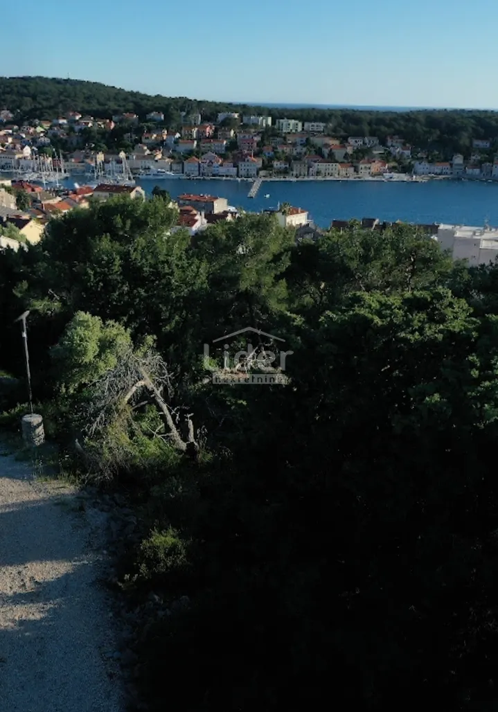 MALI LOŠINJ-građevinsko zemljište u centru