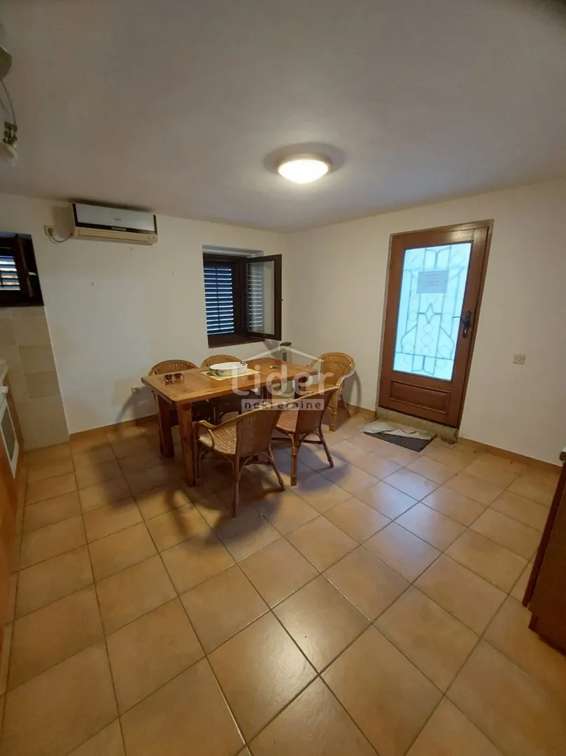 omišalj-kuća na 3 etaže - slika 5