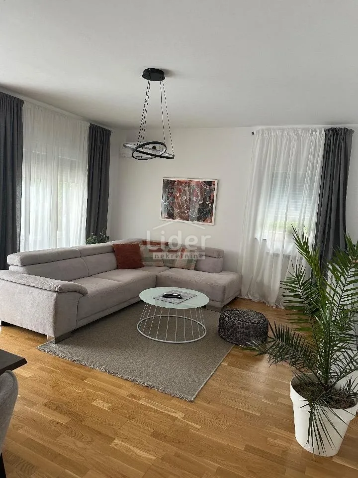 matulji-kuća sa tri apartmana - slika 4