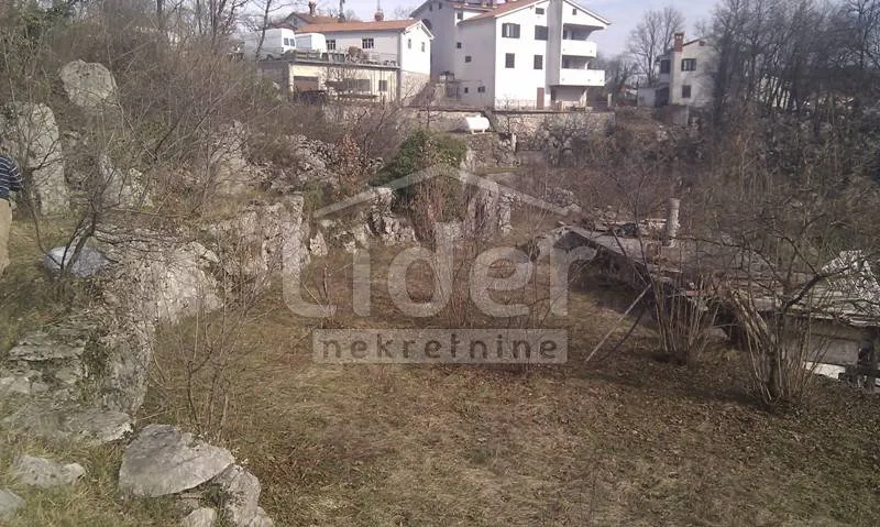kastav zemljište od 1000 m2 s građevinskom dozvolom - slika 1