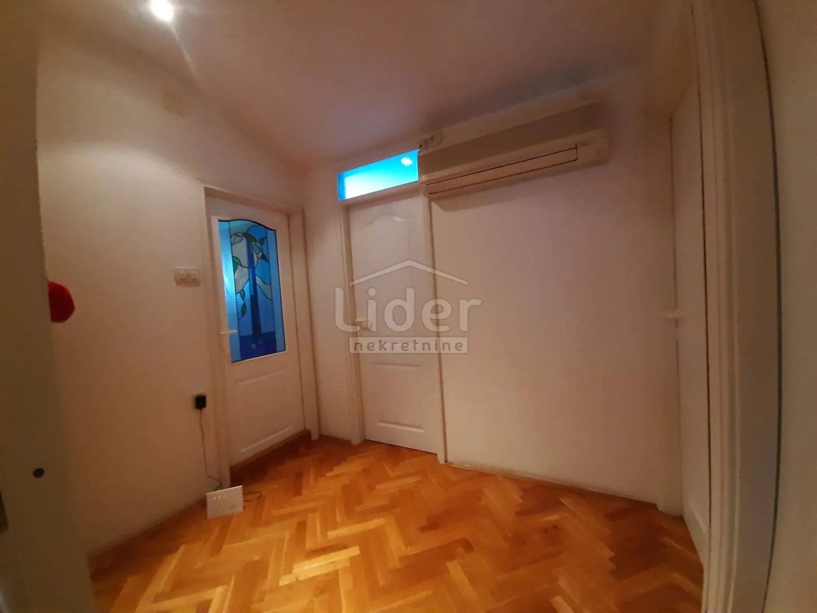 trsat, 5s+db, 121m2, dvoetažni stan za radnike - slika 17