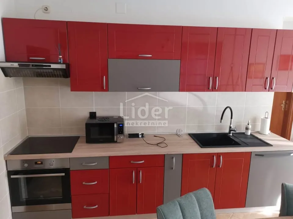 apartman 48m2, stara novalja, 300m od mora - slika 1