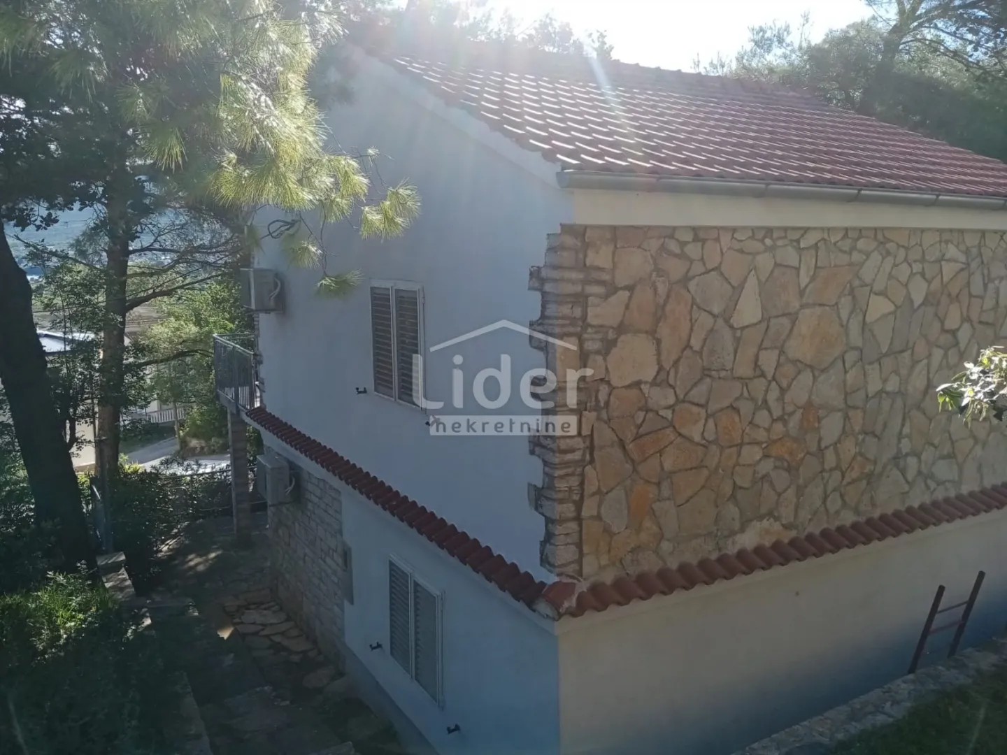donji karin, samostojeća kuća sa dva stana prodaja - slika 3
