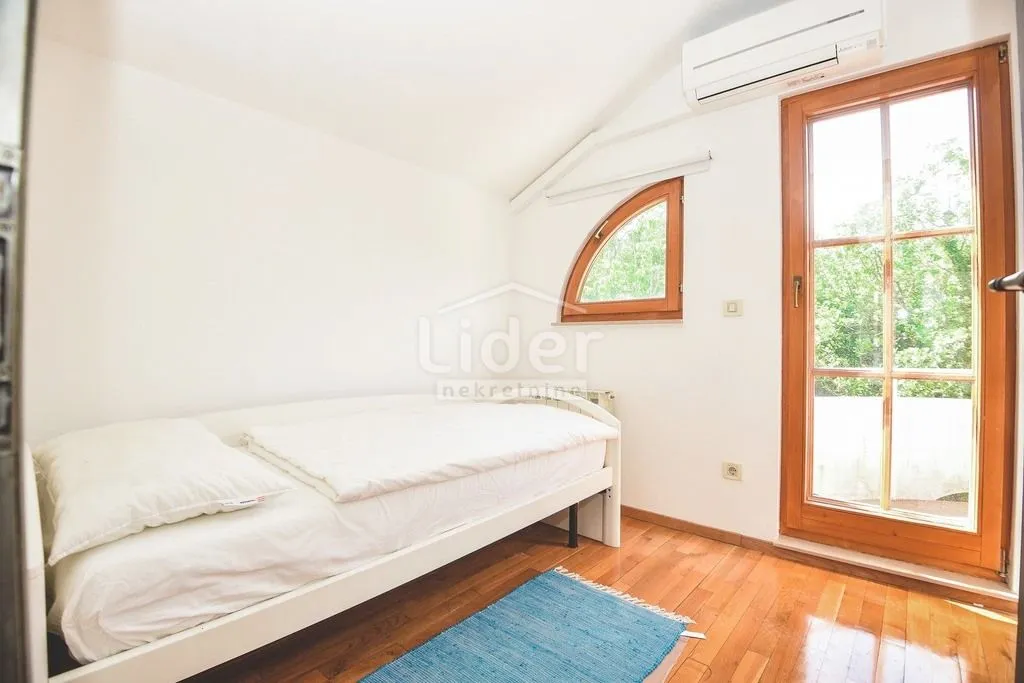 kuća gornja vežica, 330m2 - slika 9