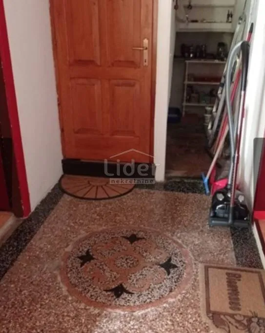 samostojeća kuća u centru lošinja - slika 5