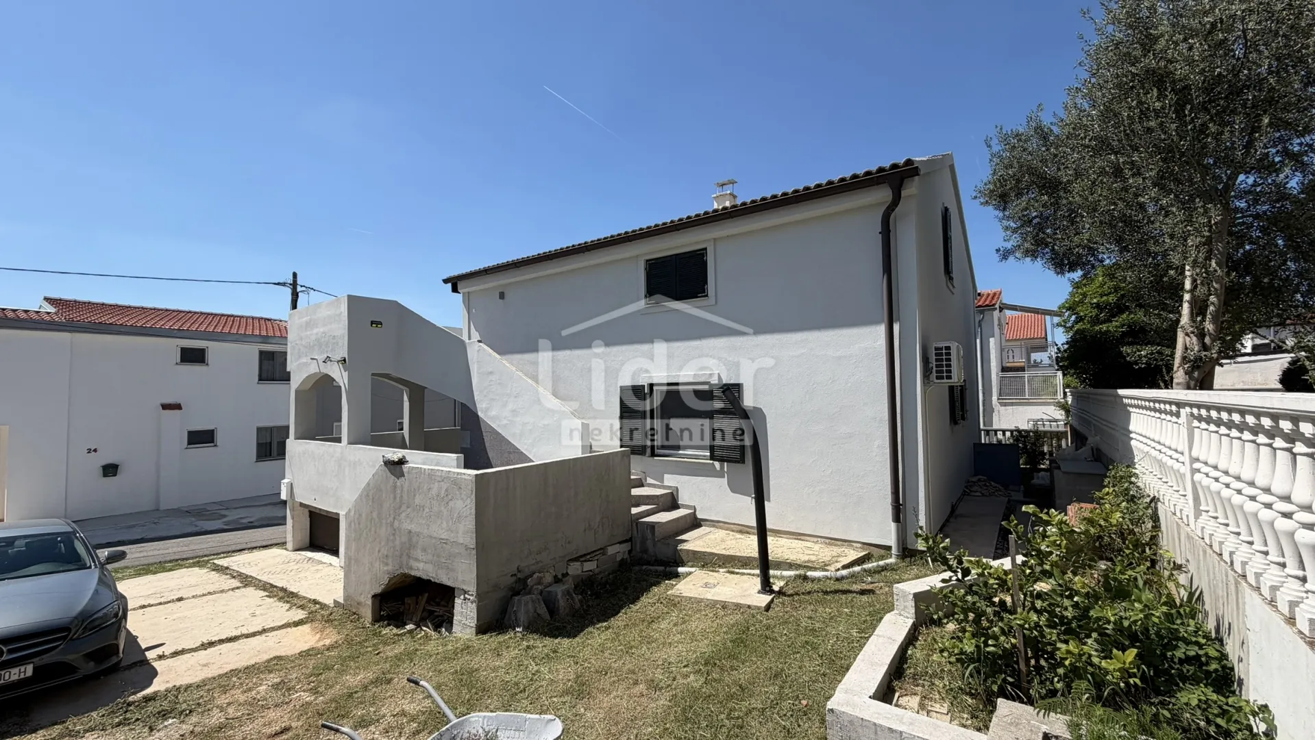 kruševo, kuću sa s dva stana i garažom prodajemo - slika 2