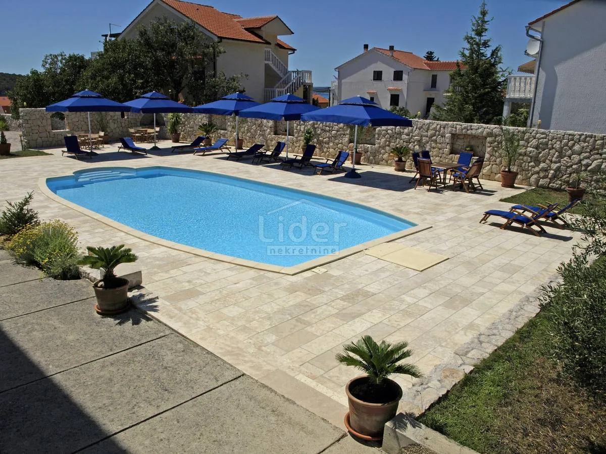 vila s bazenom, rab, barbat - slika 3