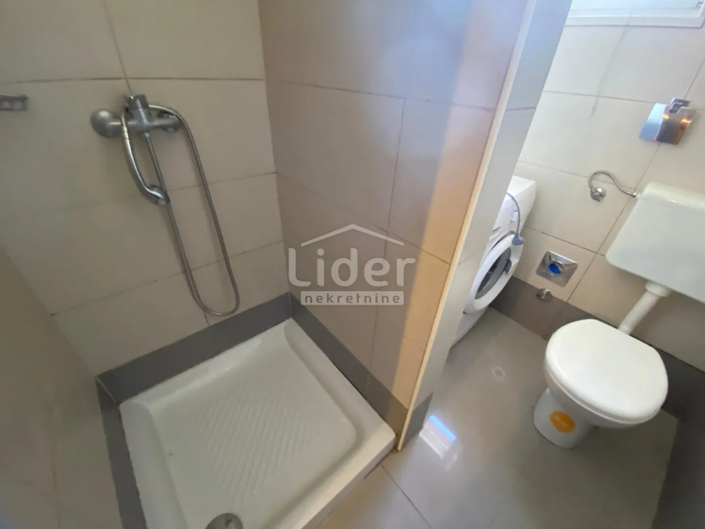 stan-apartman, novogradnja, garsonjera, blizina kampusa - slika 6