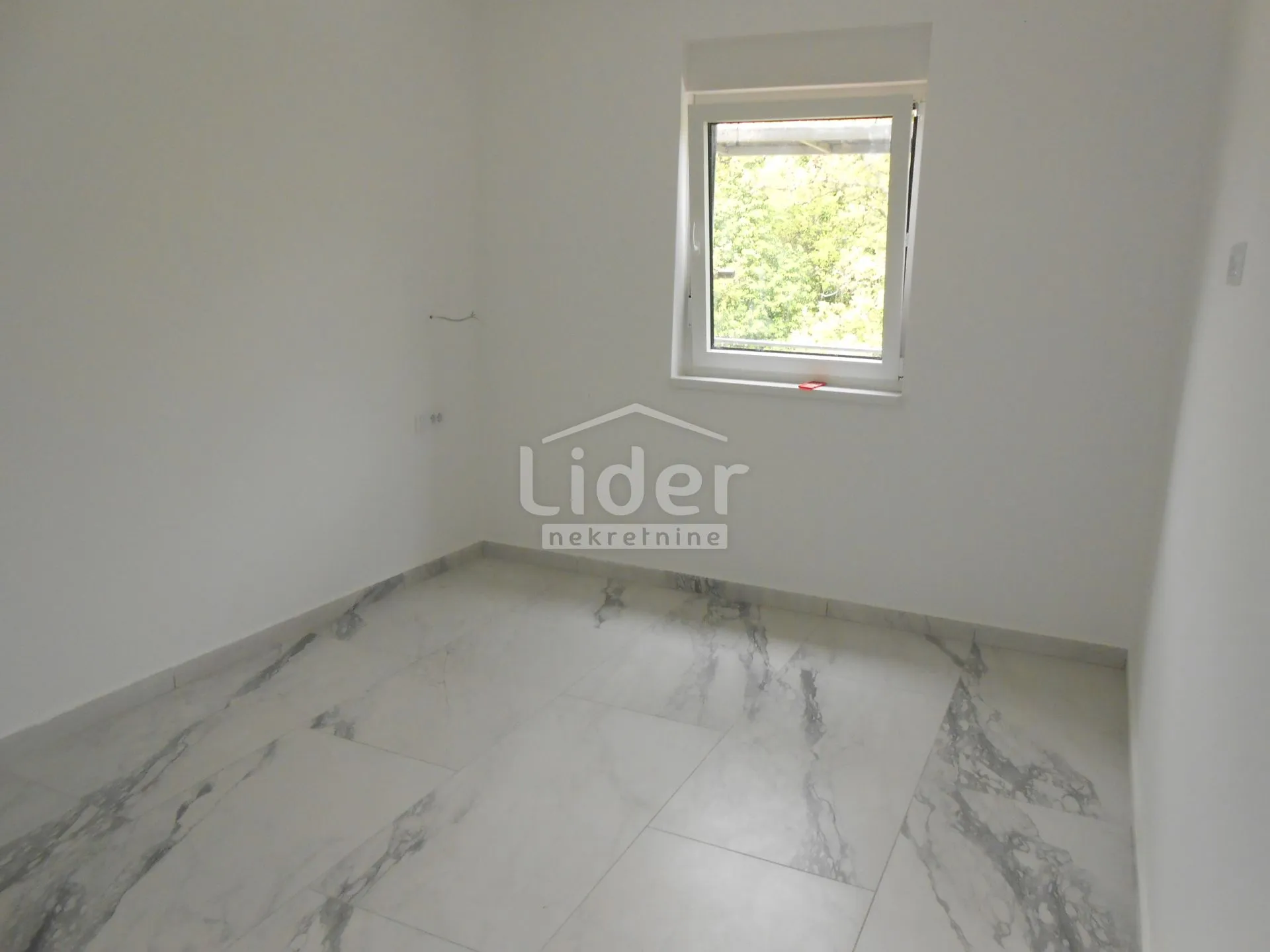 hlapa (otok krk) novi apartman s 2 lođe - slika 3