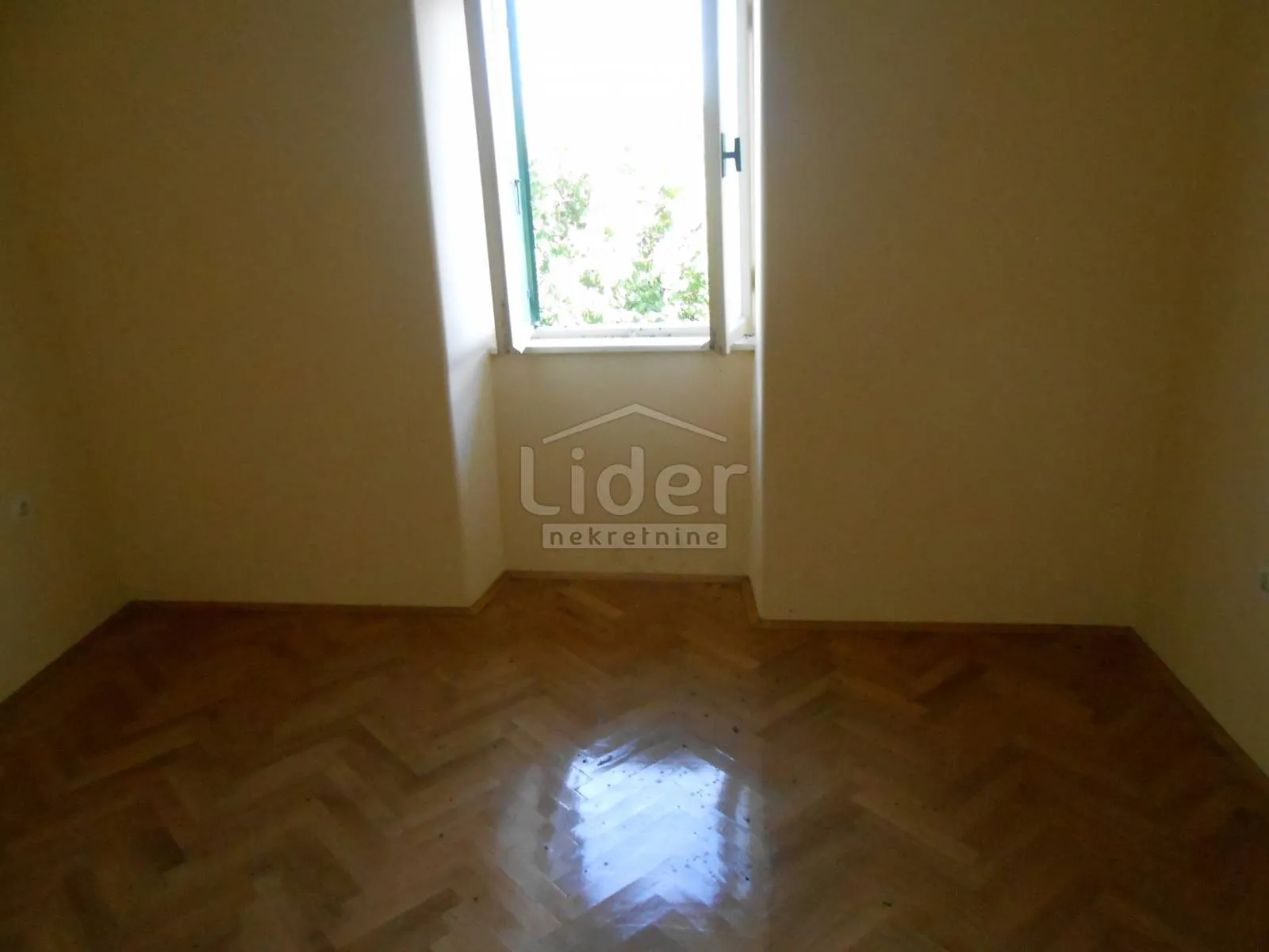 brseč kuća u prirodi s pogledom na more - slika 13