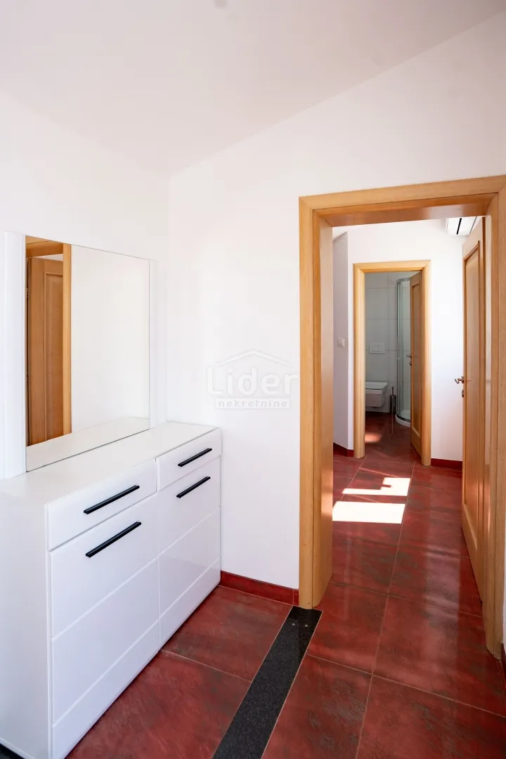 rab, barbat, apartman 150 m2 s prekrasnim pogledom - slika 28