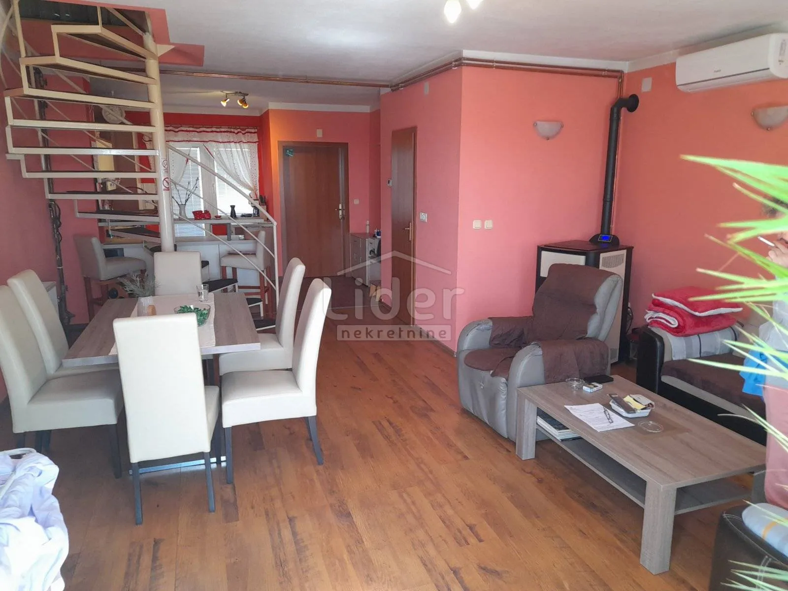dvoetažni stan 103.5 m2, jušići - slika 17