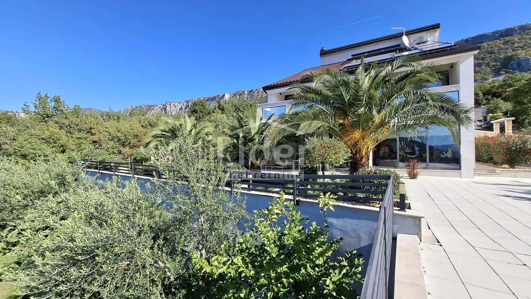 vila s vanjskim i unutarnjim bazenom,saunom ,crikvenica - slika 6