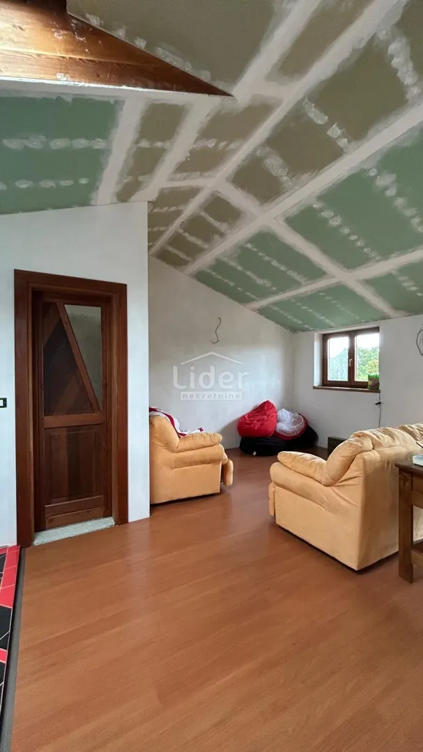 pomer, medulin, novija kuća 250m2 na samo 150m od mora - slika 9